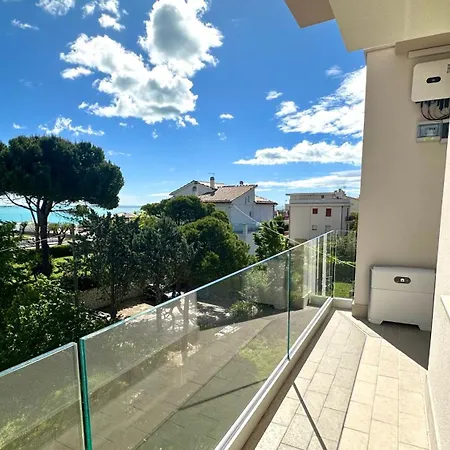 M026 - Marcelli, Nuovo Trilocale Con Terrazzo A 80 Metri Dal Mare