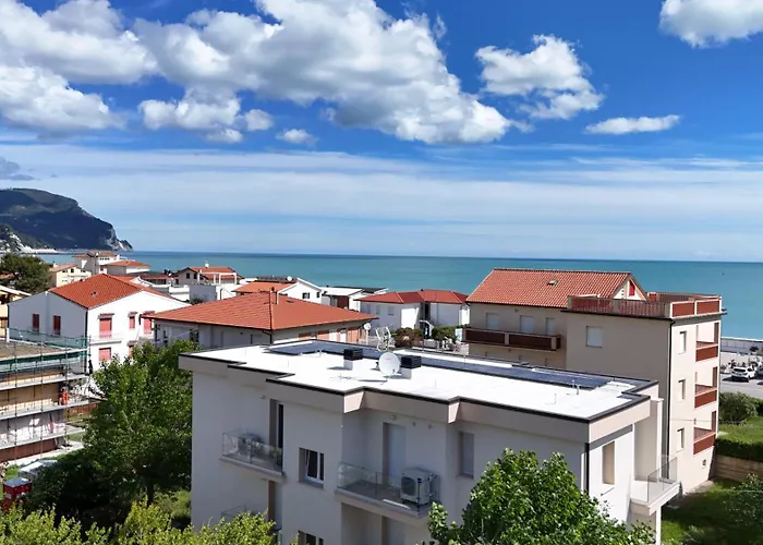 M026 - Marcelli, Nuovo Trilocale Con Terrazzo A 80 Metri Dal Mare Apartment